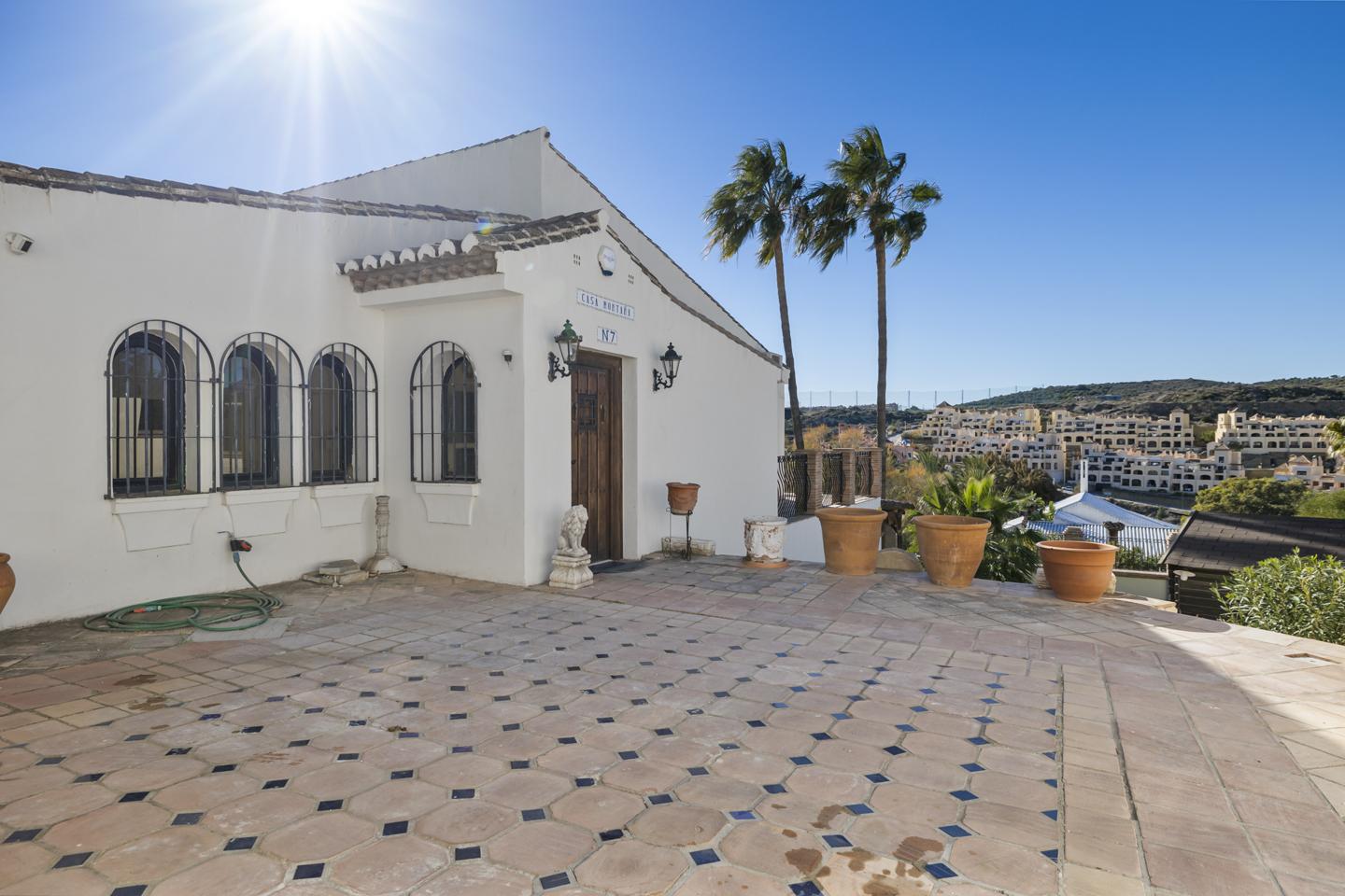 Villa te koop in Estepona 4