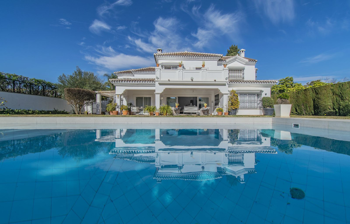 Villa for sale in Marbella - San Pedro and Guadalmina 1