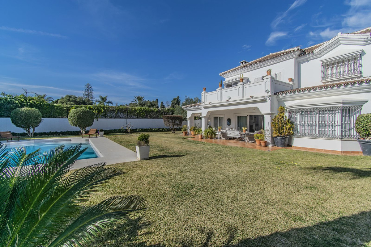 Villa for sale in Marbella - San Pedro and Guadalmina 2