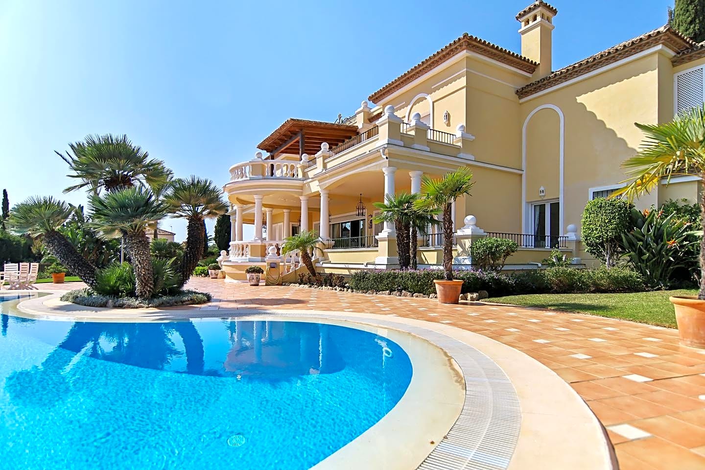 Villa for sale in Benahavís 1