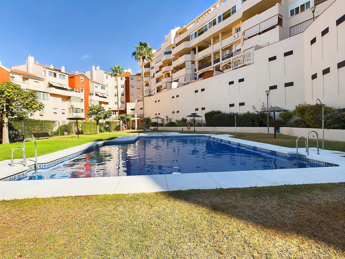 Property Image 631564-estepona-pueblo-apartment-3-2