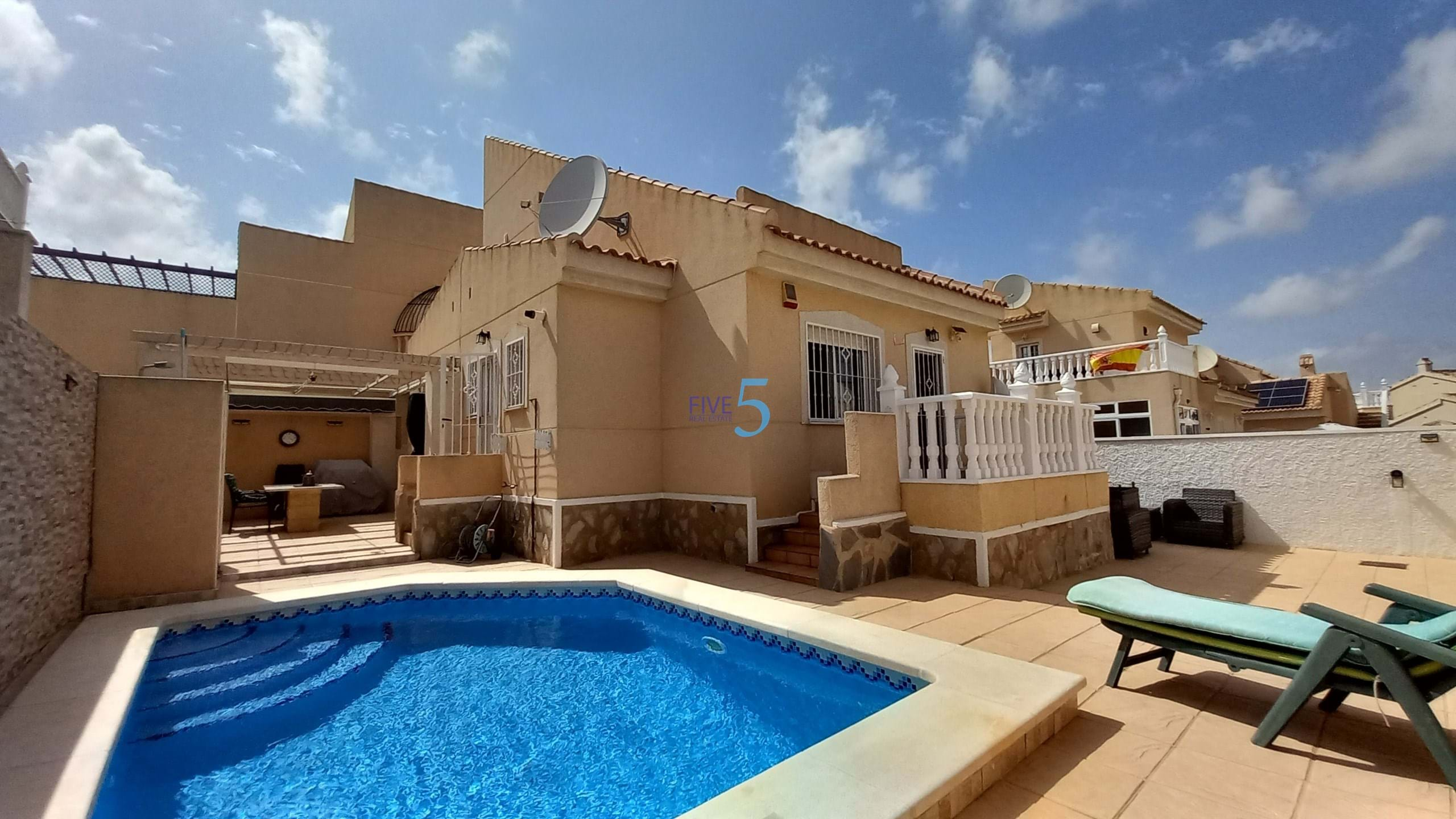 Property Image 631863-rojales-villa-3-2