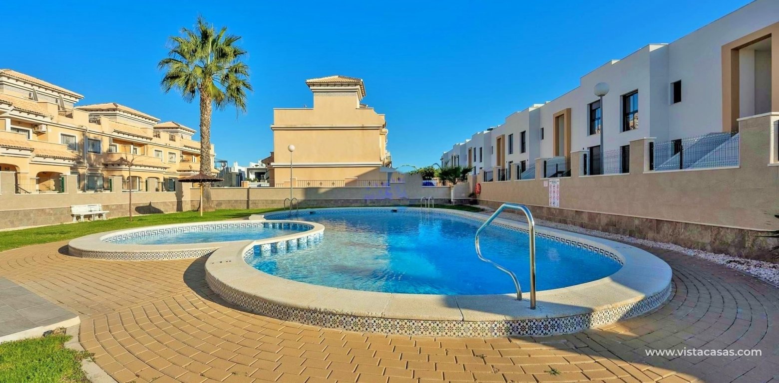 Townhouse for sale in Alicante 2