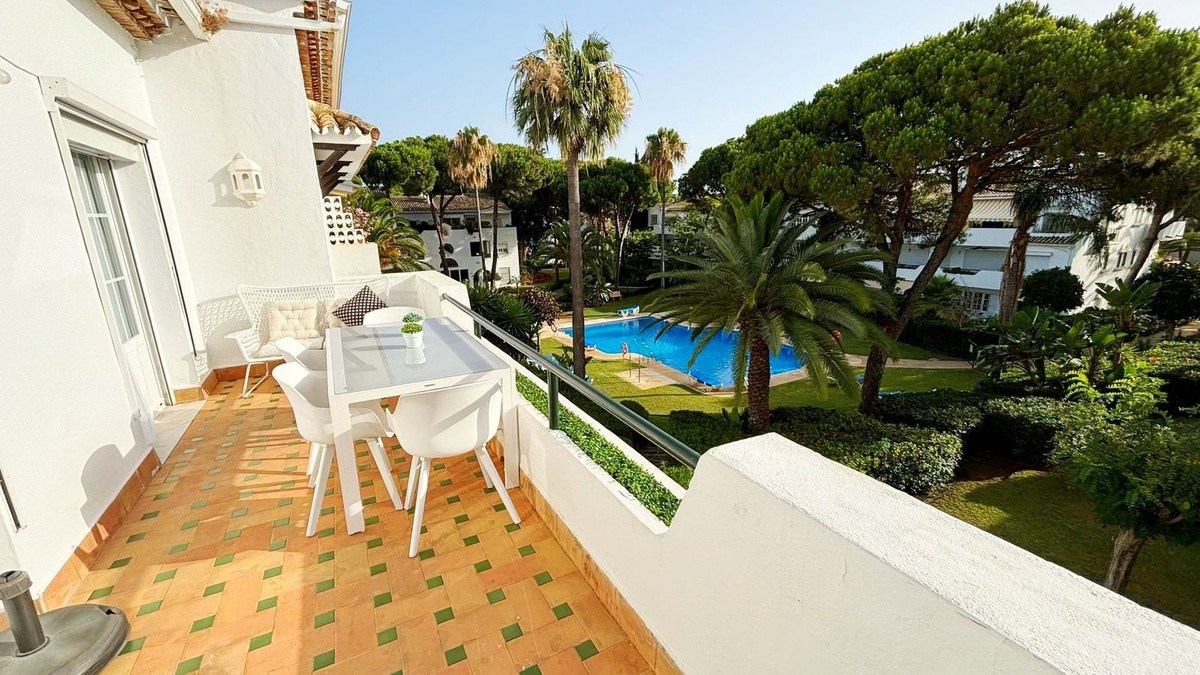 Apartamento en venta en Estepona 3