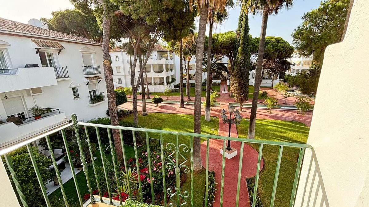 Apartamento en venta en Estepona 4