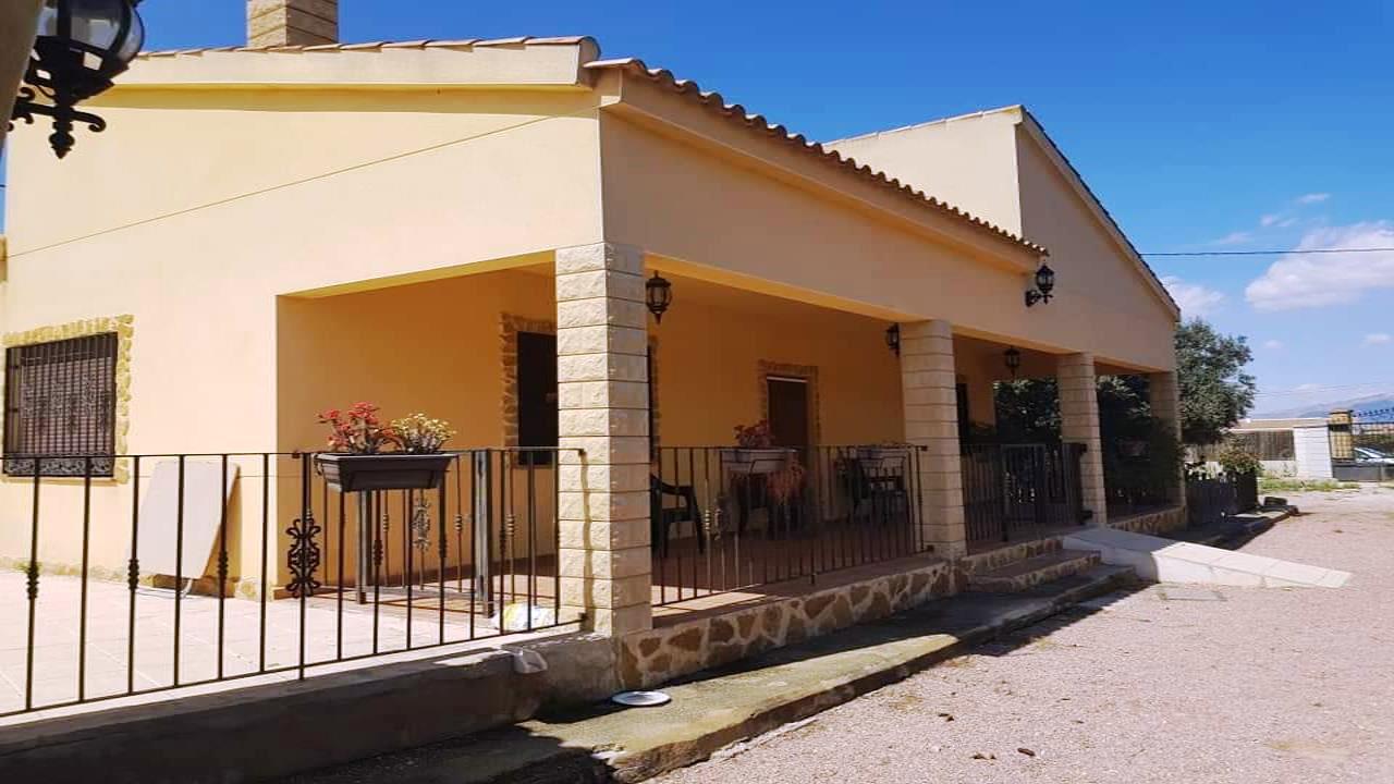 Villa te koop in Alicante 2