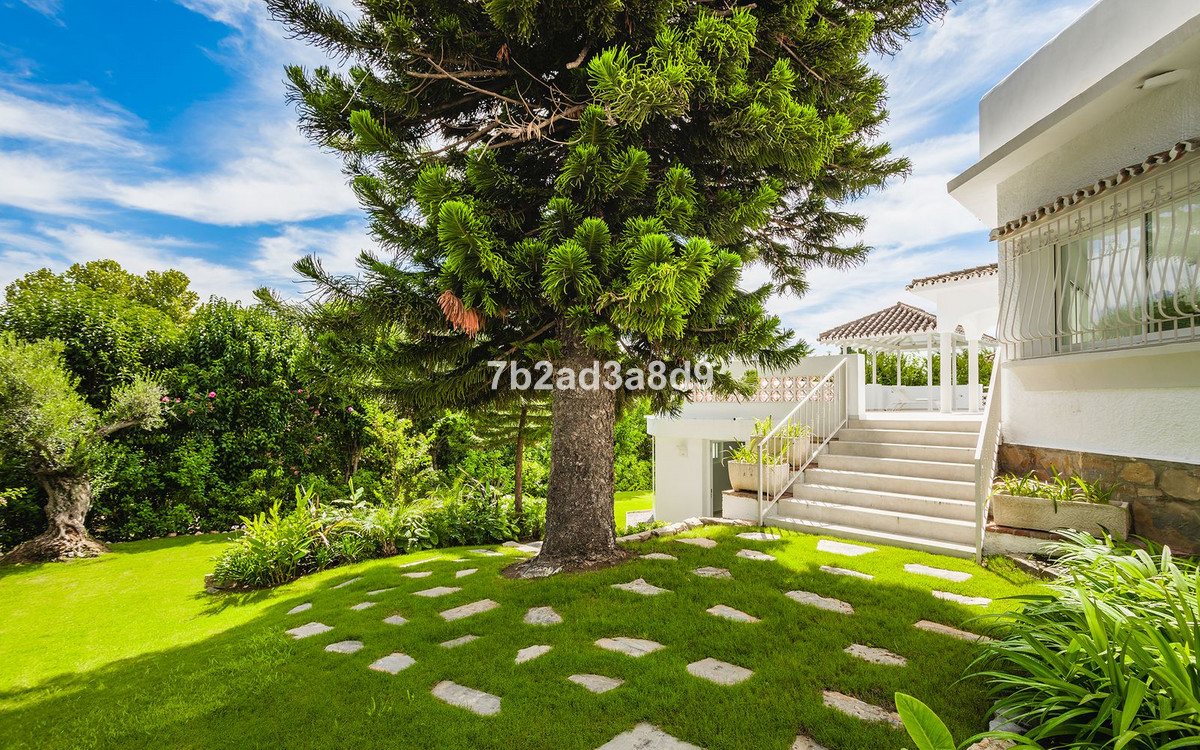 Property Image 632345-guadalmina-villa-6-6