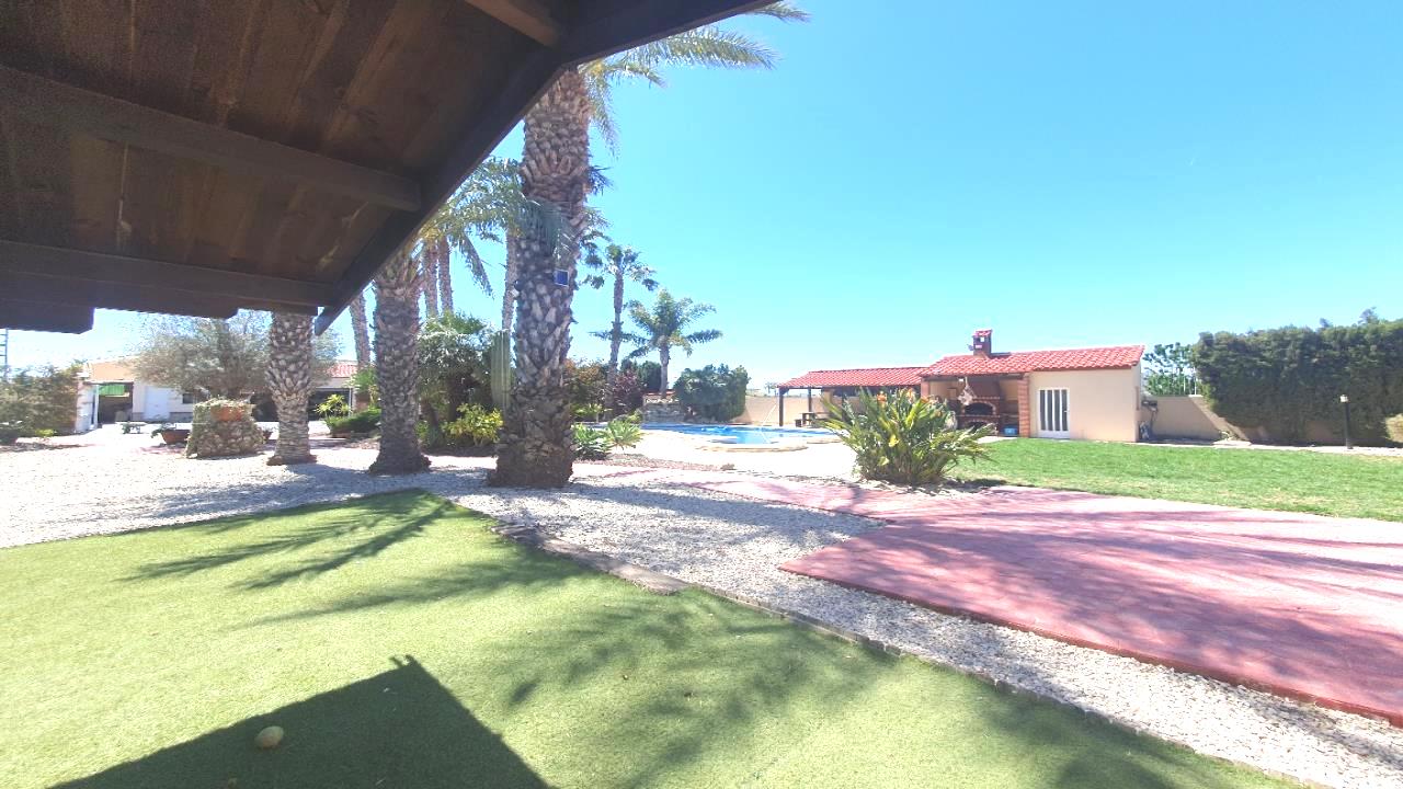 Villa te koop in Alicante 14