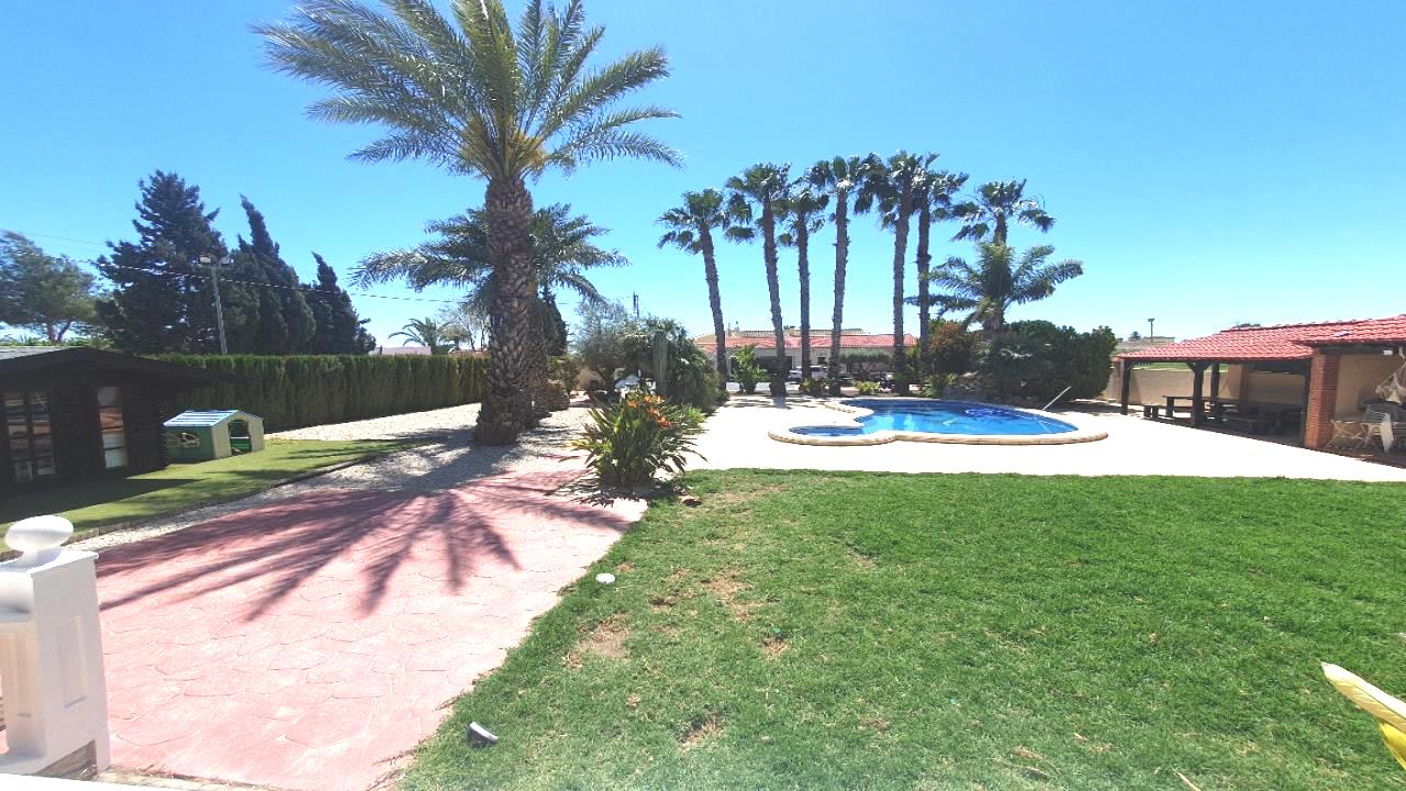 Villa te koop in Alicante 15