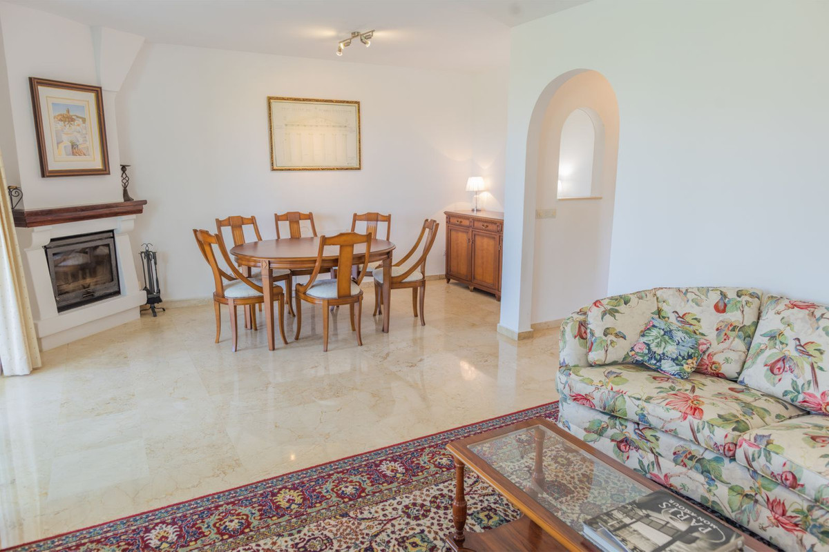 Adosada en venta en Estepona 7