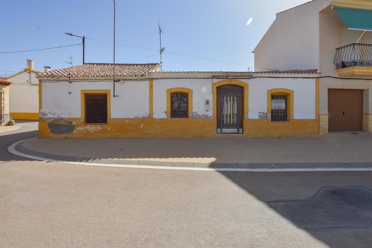 Property Image 632948-los-lobos-townhouses-5-1