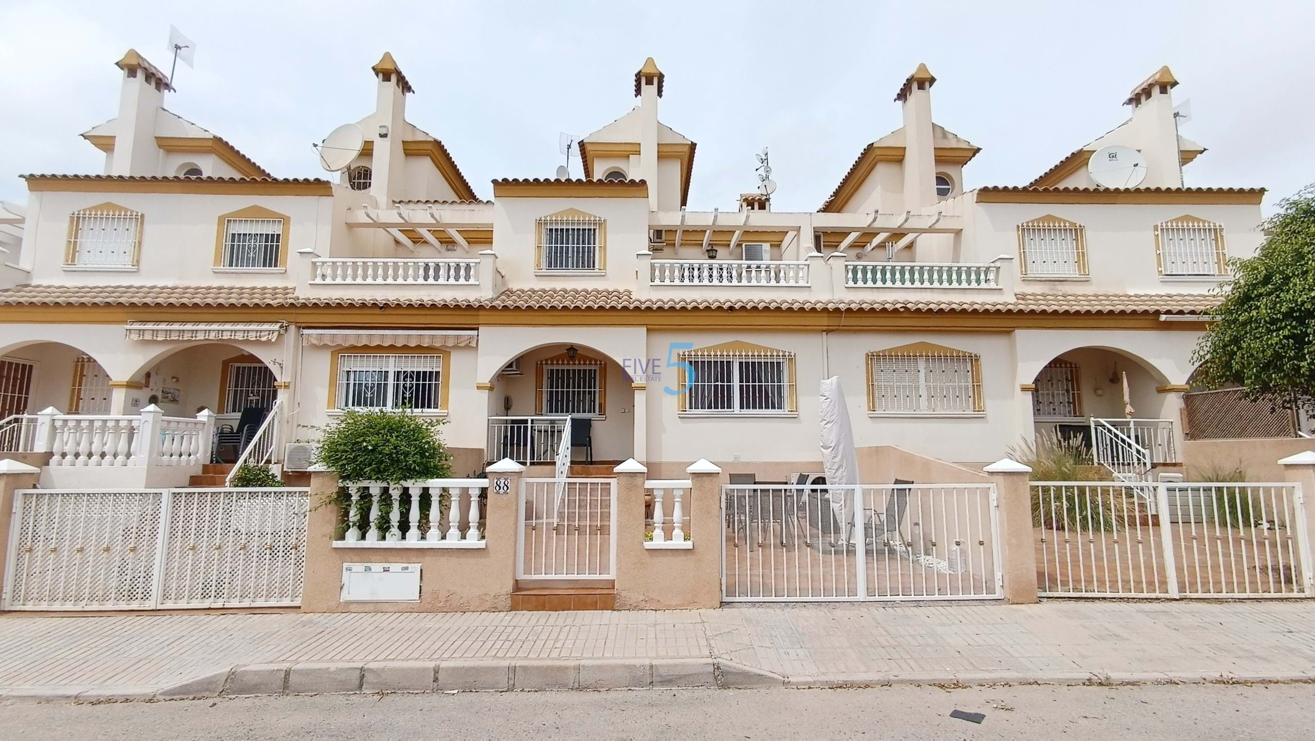 Property Image 632960-playa-flamenca-ii-townhouses-3-2