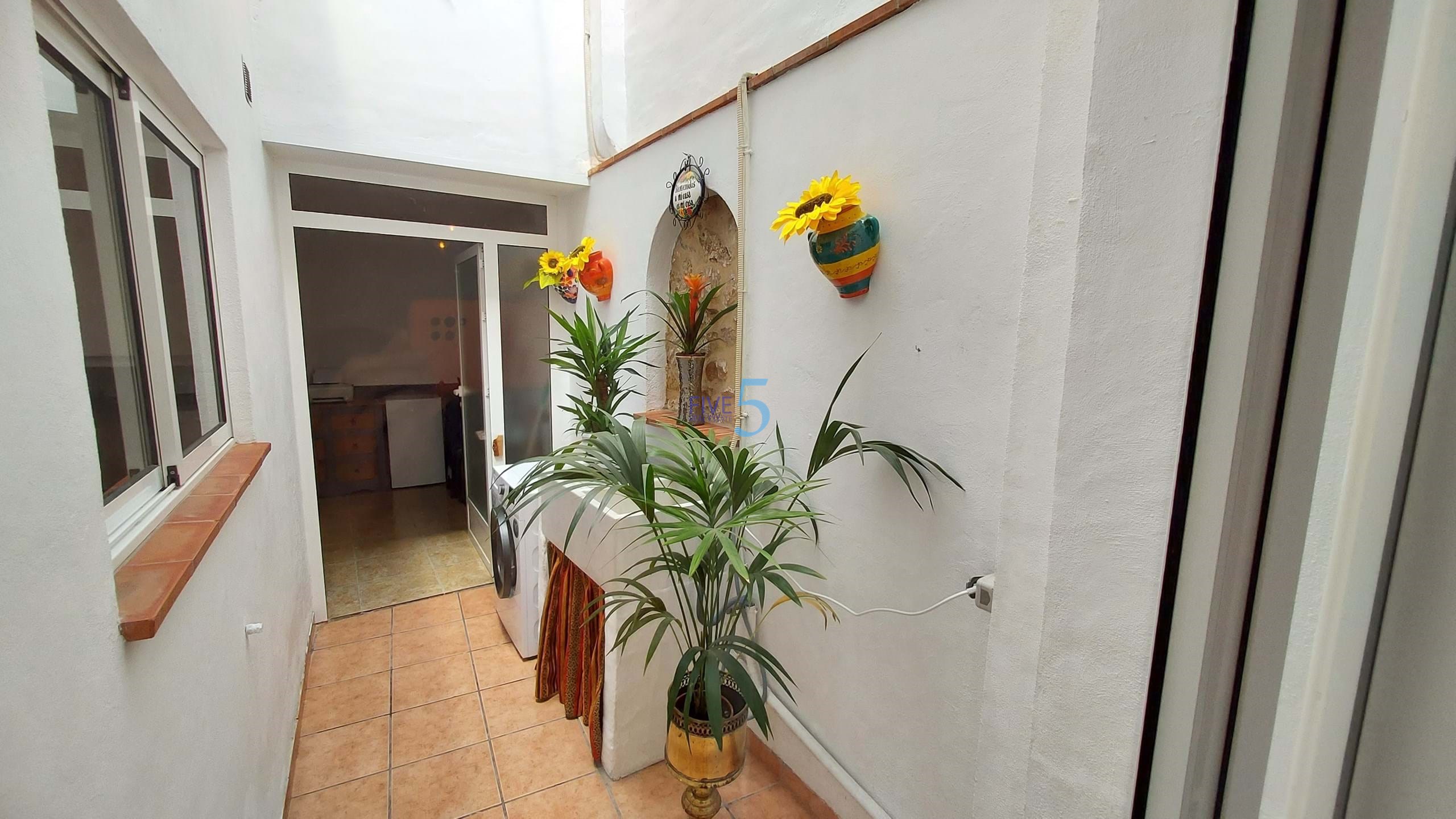 Townhouse for sale in Valencia City 15