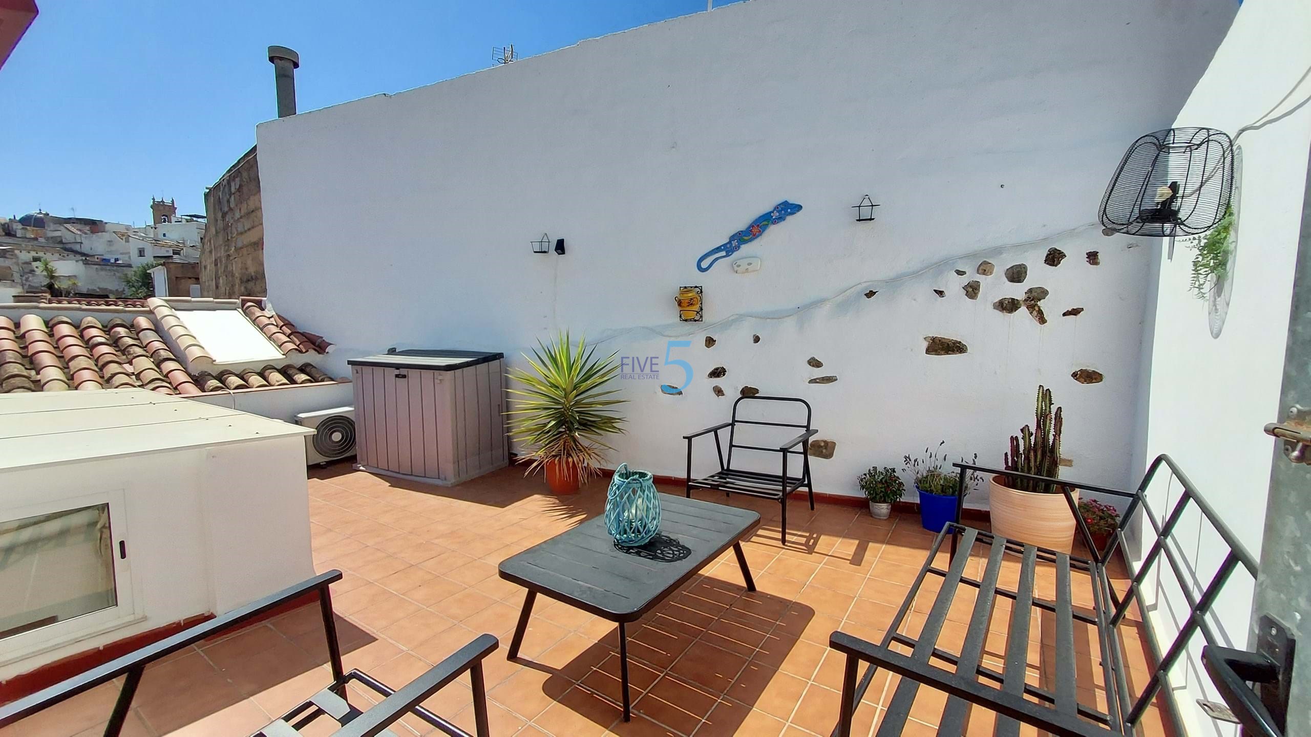 Townhouse for sale in Valencia City 2