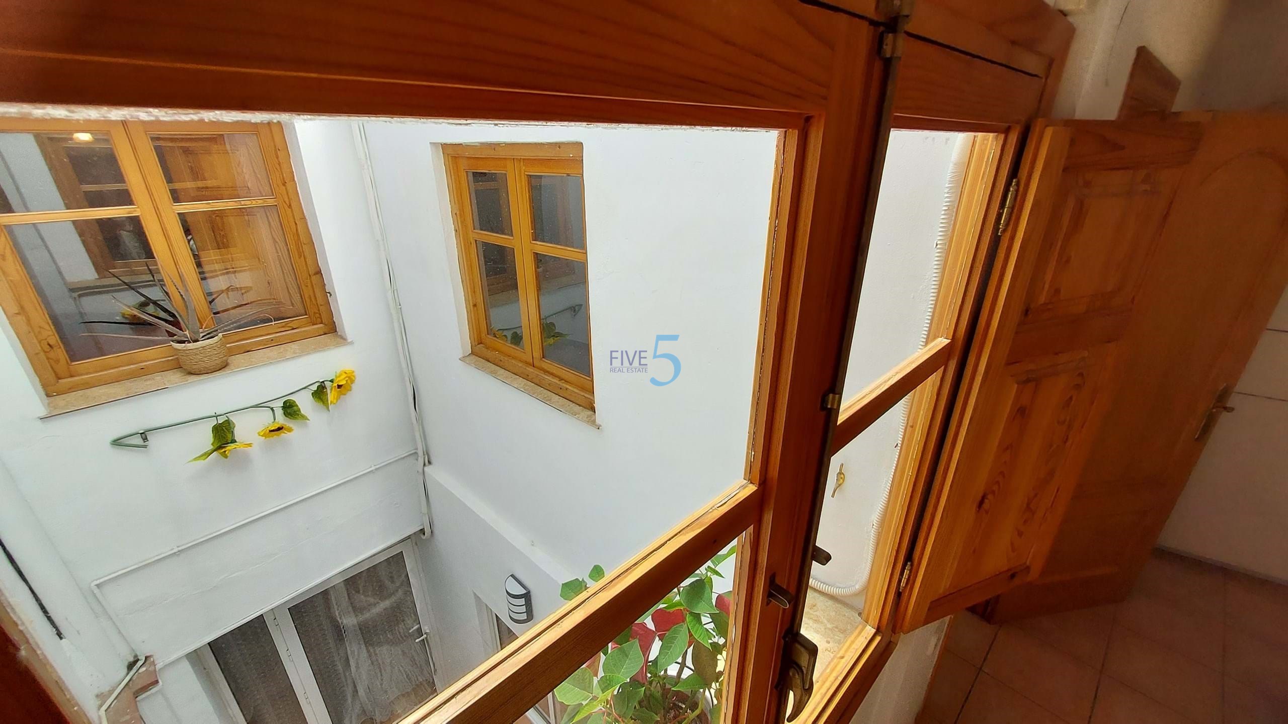 Townhouse for sale in Valencia City 21