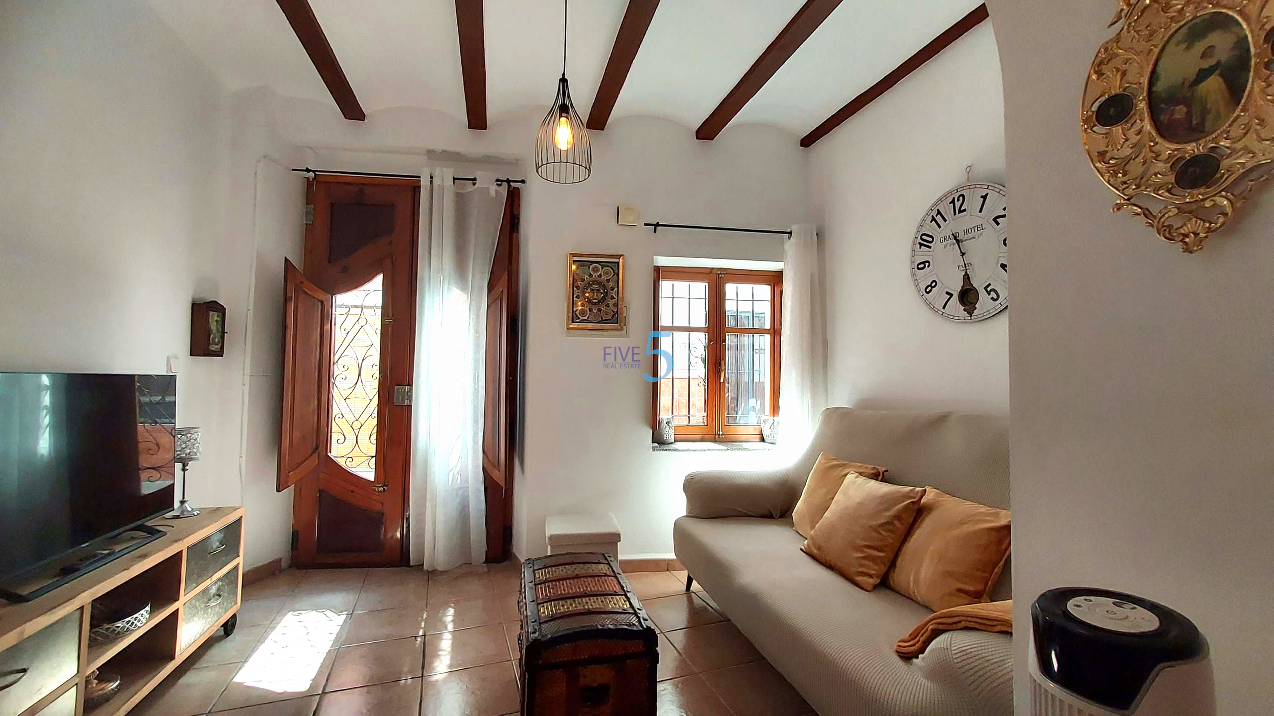 Townhouse for sale in Valencia City 3