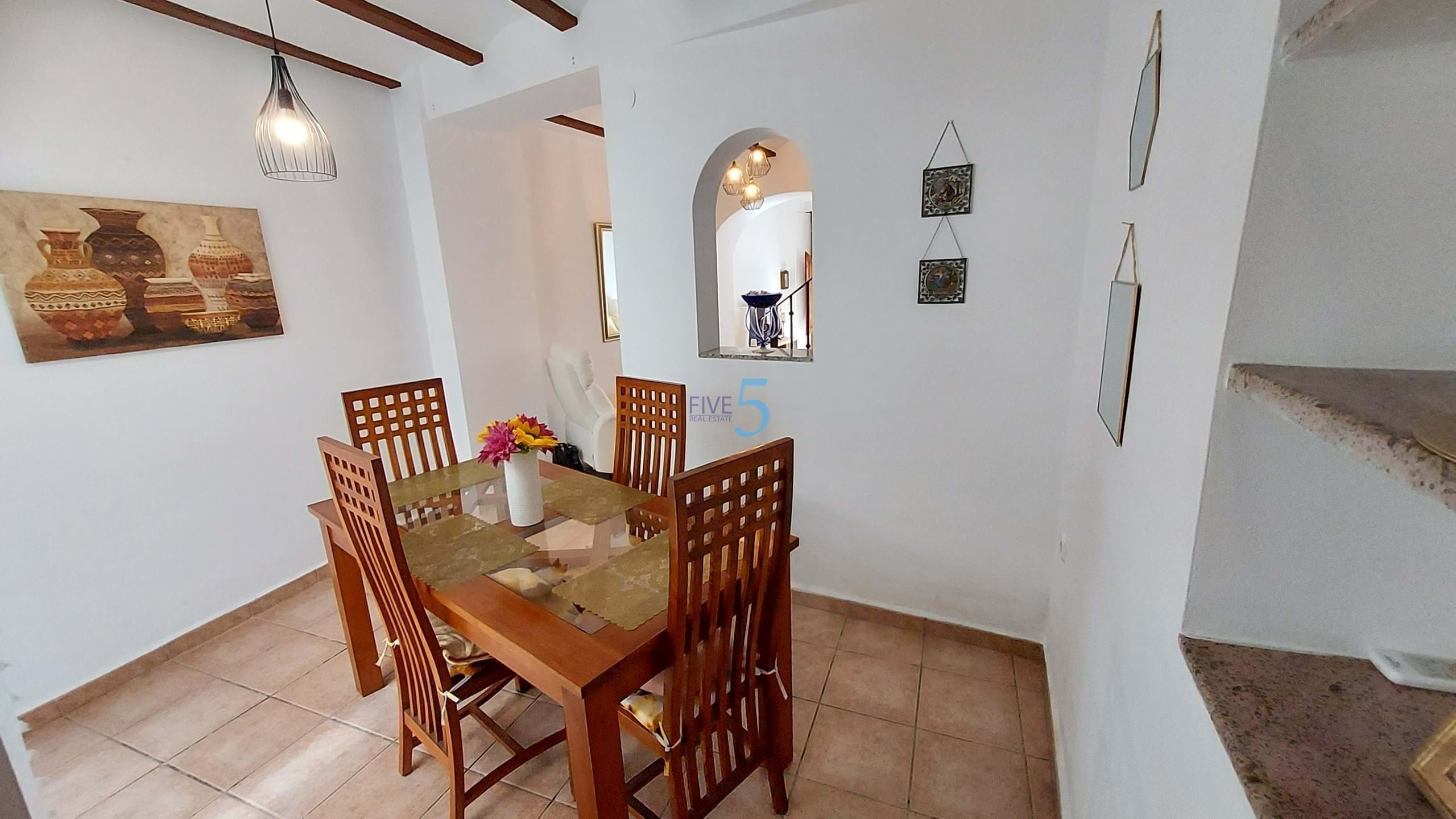 Townhouse for sale in Valencia City 6