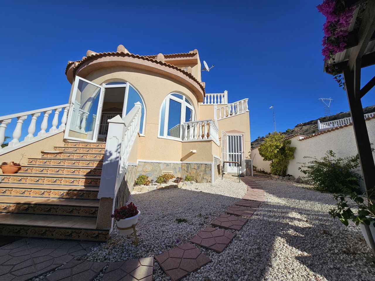 Villa for sale in Alicante 17