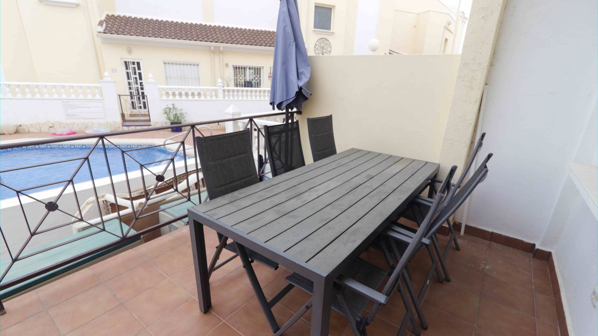 Townhouse te koop in Alicante 13