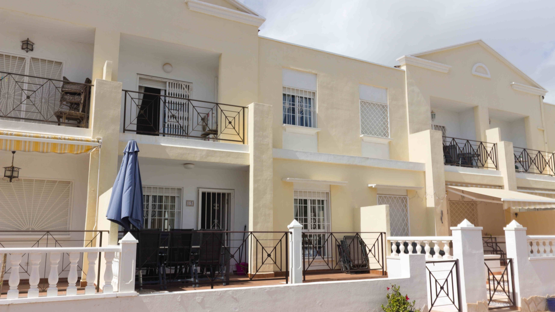 Townhouse te koop in Alicante 2