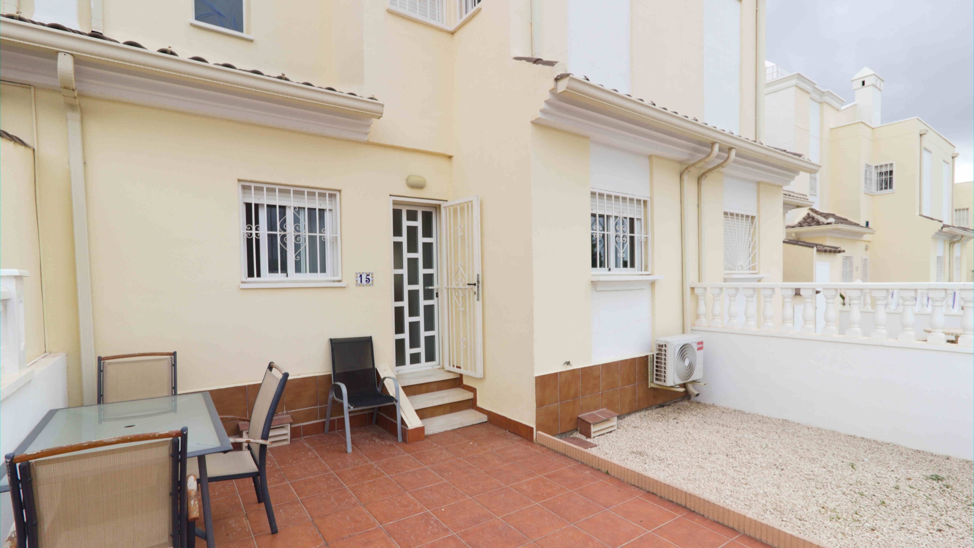 Townhouse na sprzedaż w Alicante 37