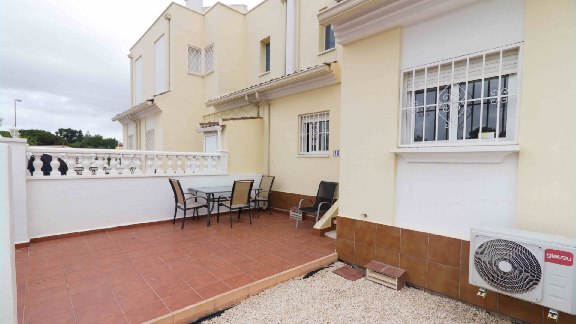 Townhouse na sprzedaż w Alicante 38