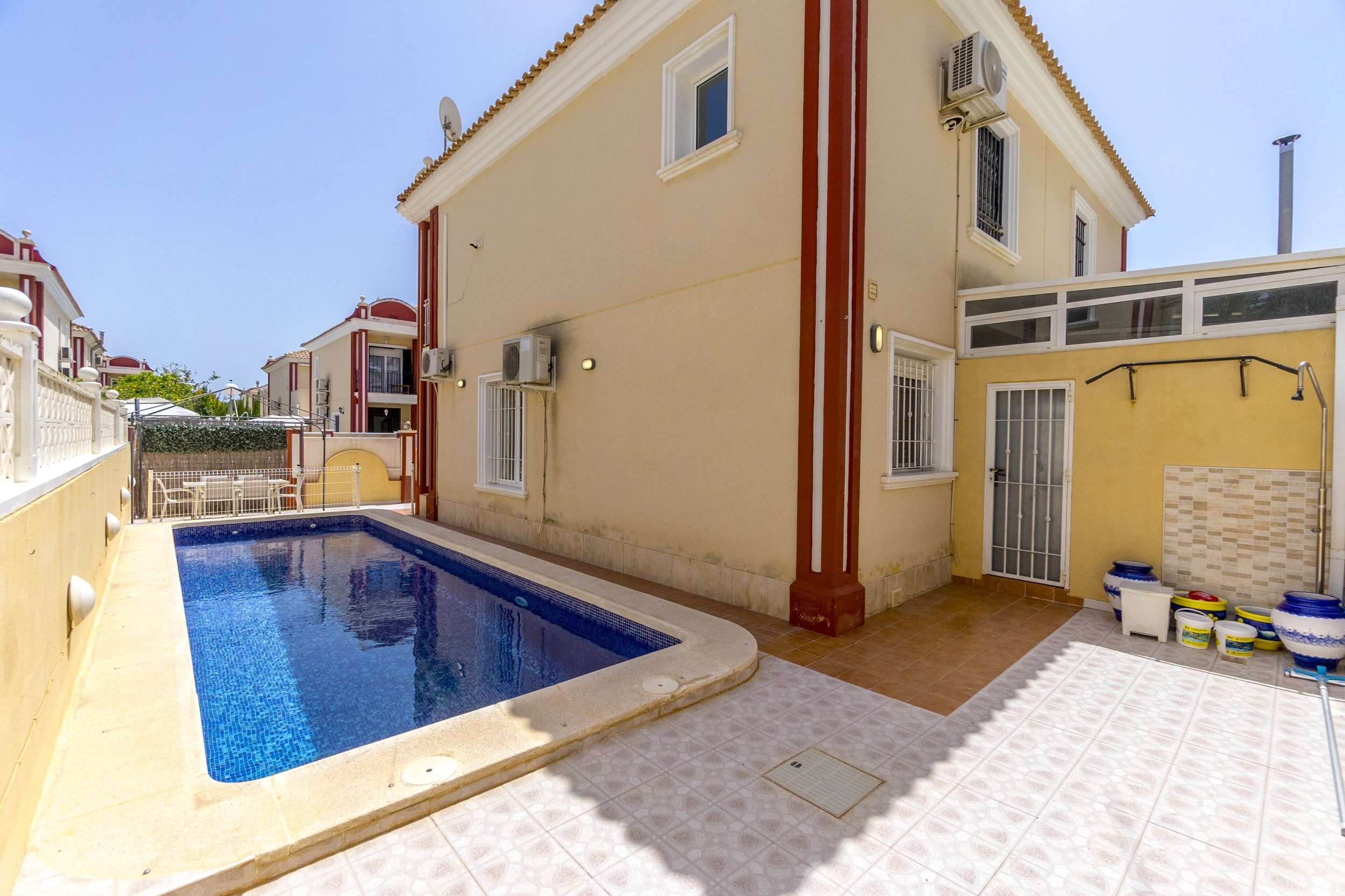 Townhouse te koop in Alicante 20