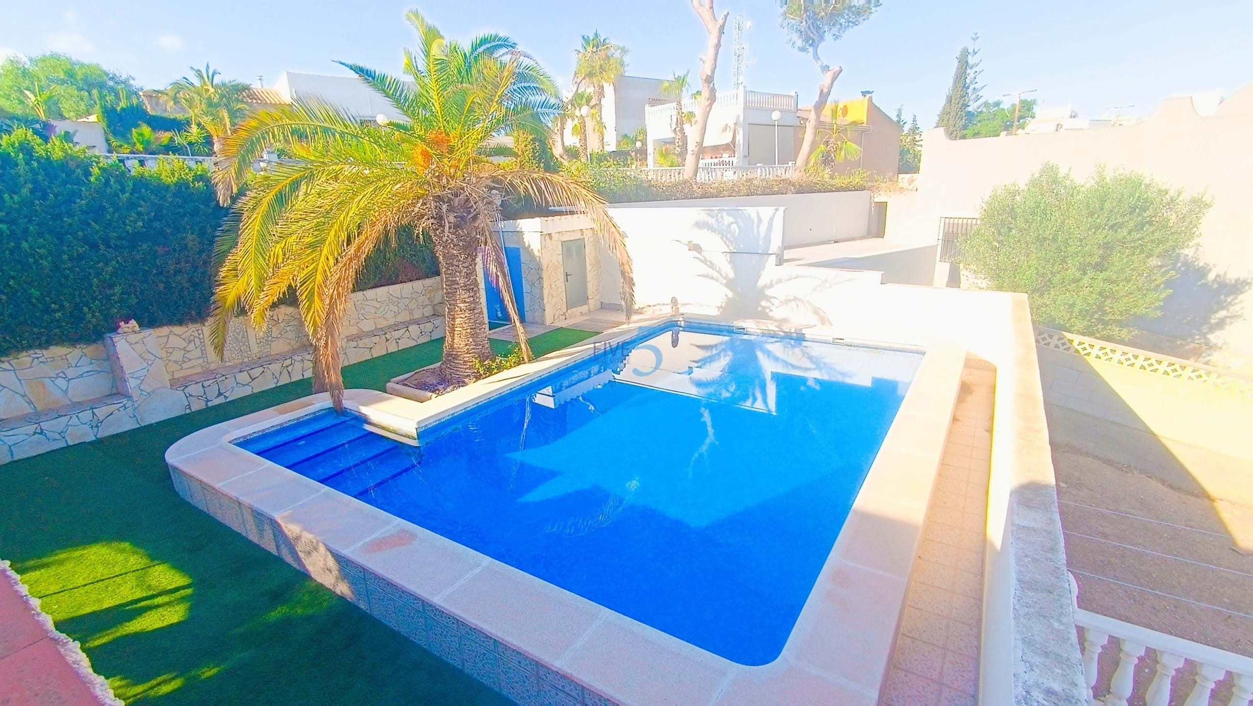 Townhouse te koop in Torrevieja and surroundings 2