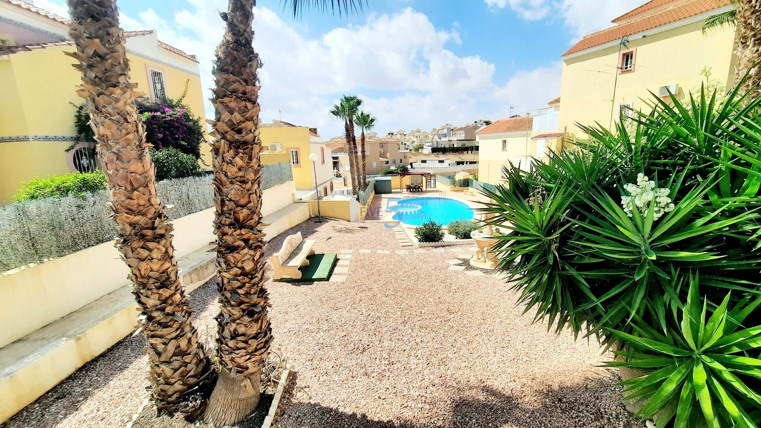 Townhouse te koop in Alicante 31