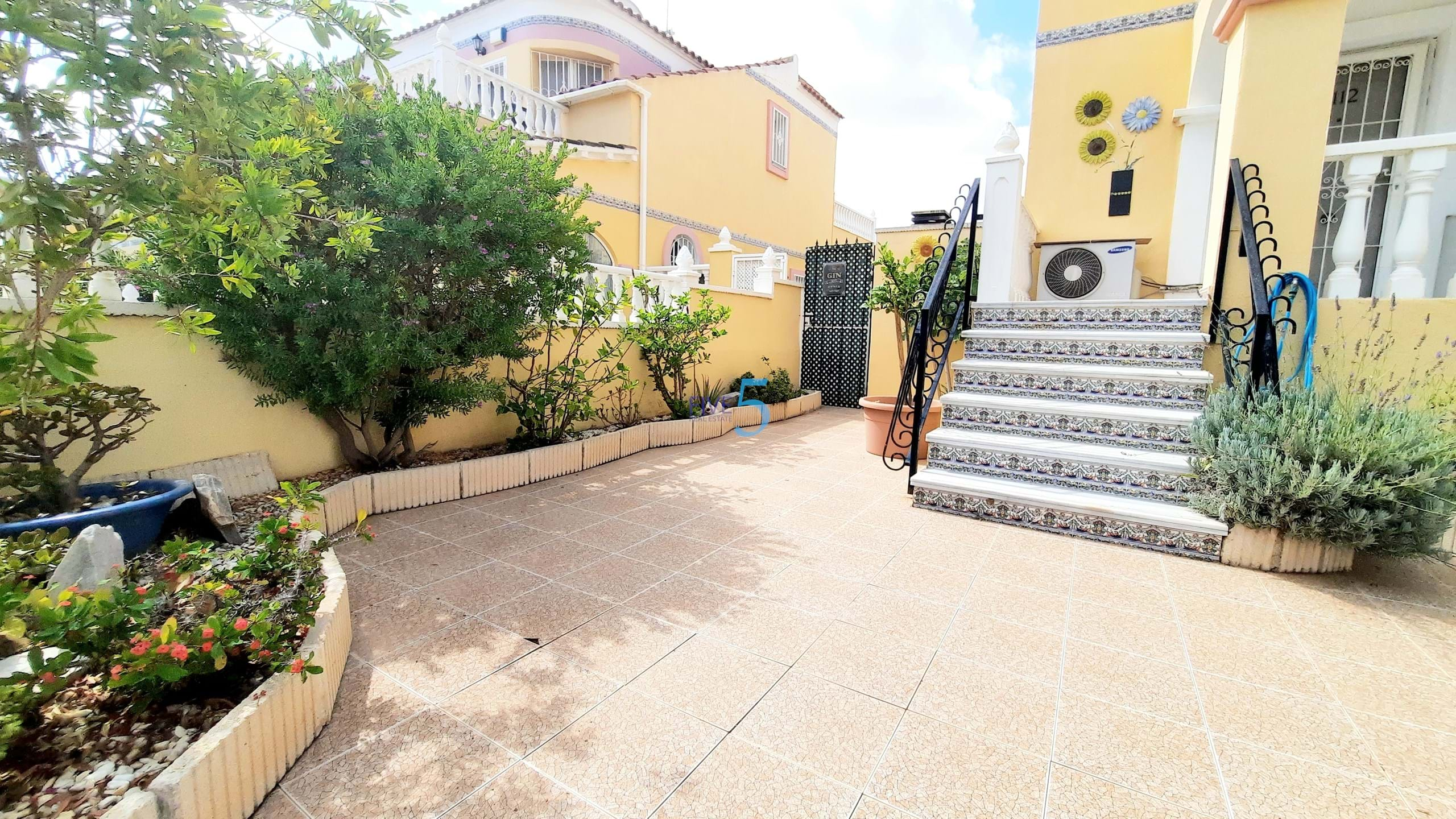 Townhouse te koop in Alicante 7