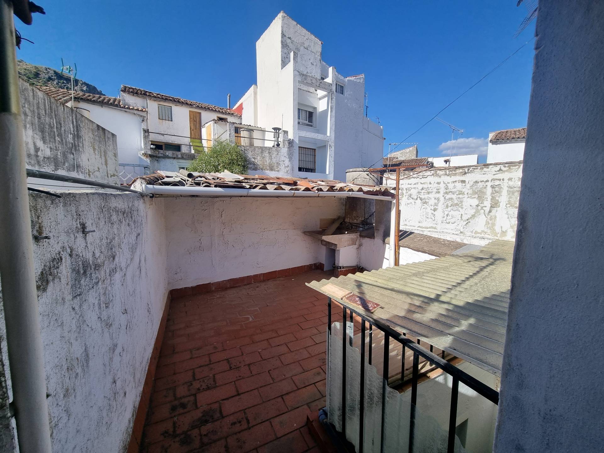 Property Image 635292-cortes-de-la-frontera-villa-4-1