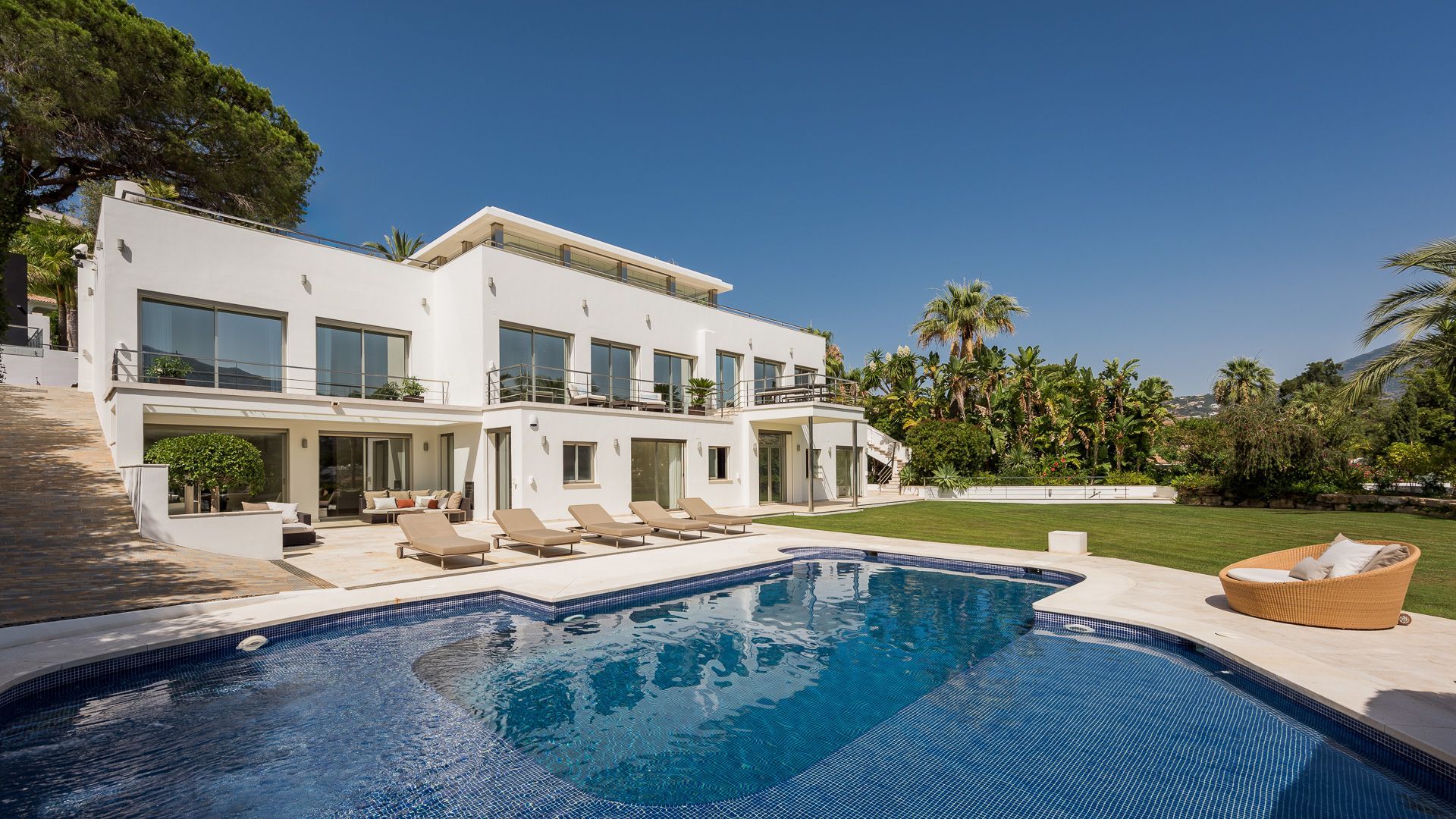 Property Image 635322-nueva-andalucia-villa-7-7