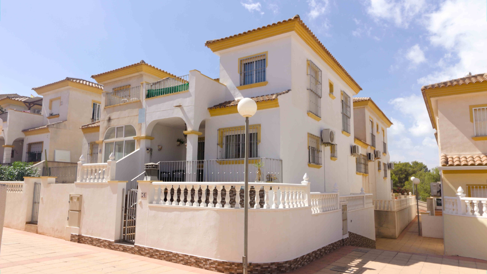 Property Image 635468-urbanizacion-los-almendros-townhouses-3-2